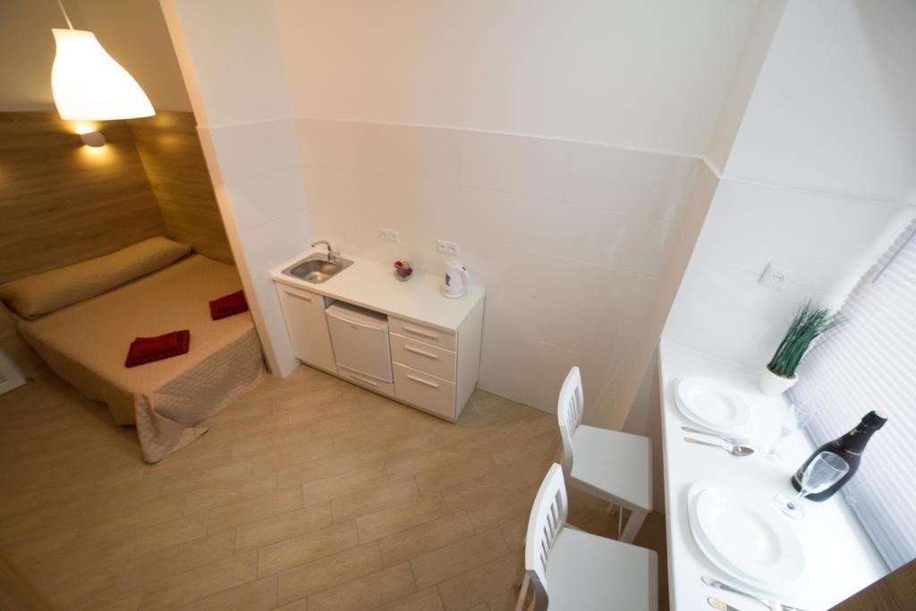 Apartment On Filatova 10/1 Львов Экстерьер фото